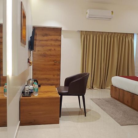 Madhav Residency Hotel & Banquet, Kalyan, Mumbai Exterior foto