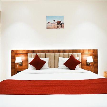 Madhav Residency Hotel & Banquet, Kalyan, Mumbai Exterior foto