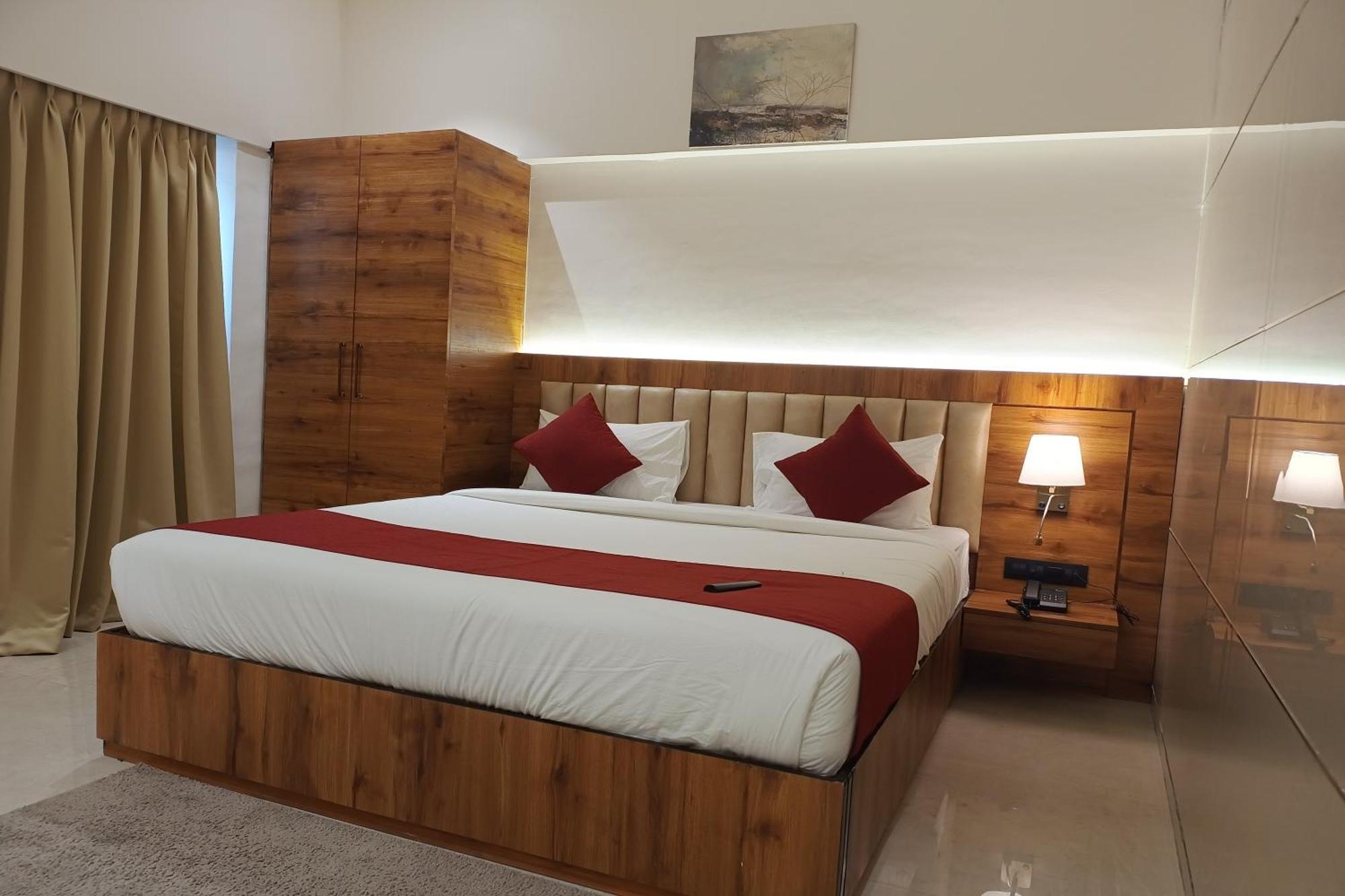 Madhav Residency Hotel & Banquet, Kalyan, Mumbai Exterior foto